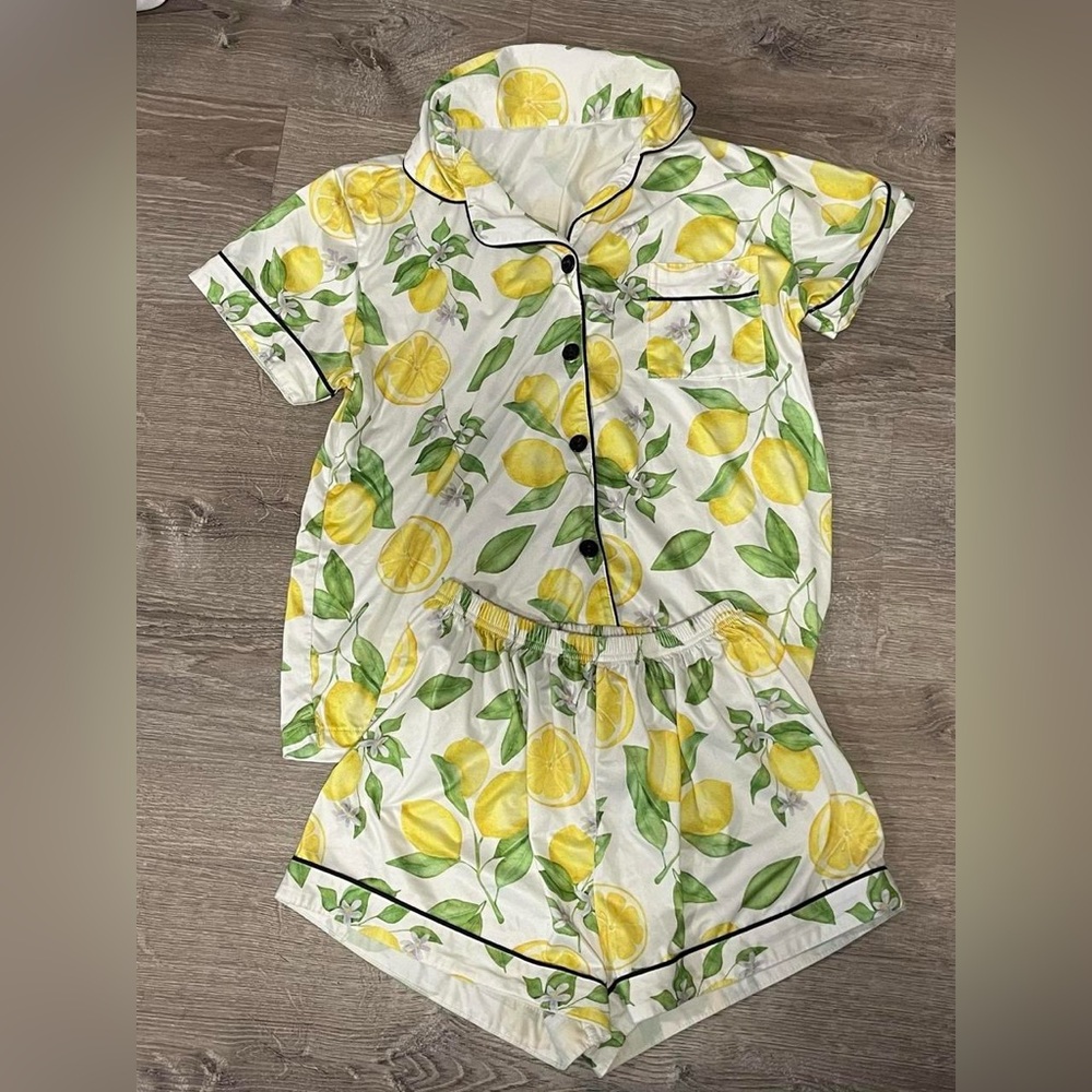 Lemon Print Women’s Pajamas